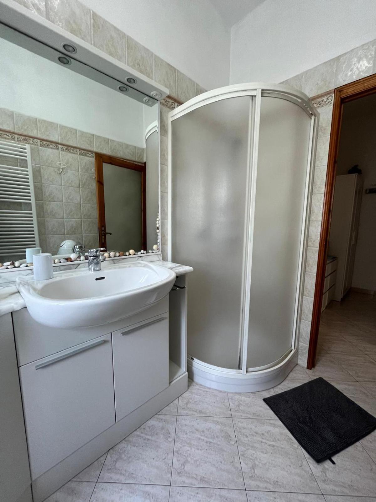 Apartamento La Casa Di Ele, Parcheggio Privato Gratuito La Spezia Exterior foto