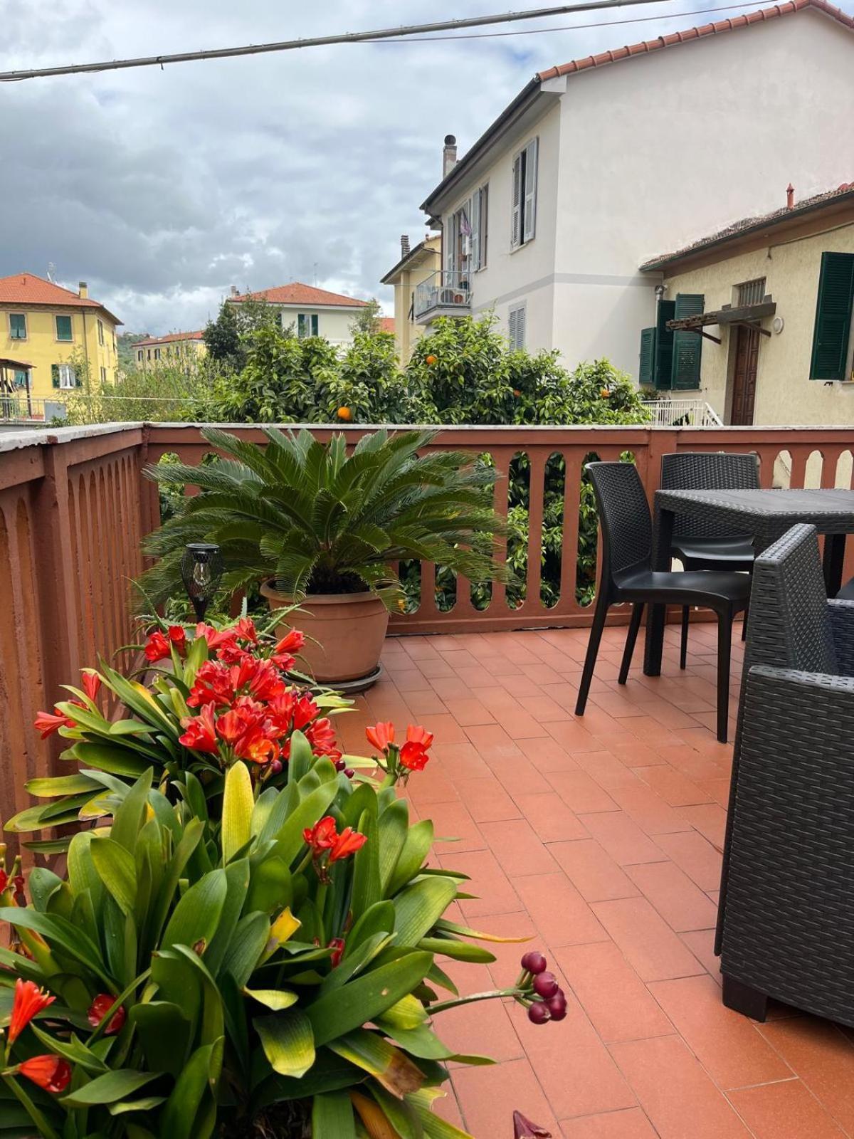 Apartamento La Casa Di Ele, Parcheggio Privato Gratuito La Spezia Exterior foto